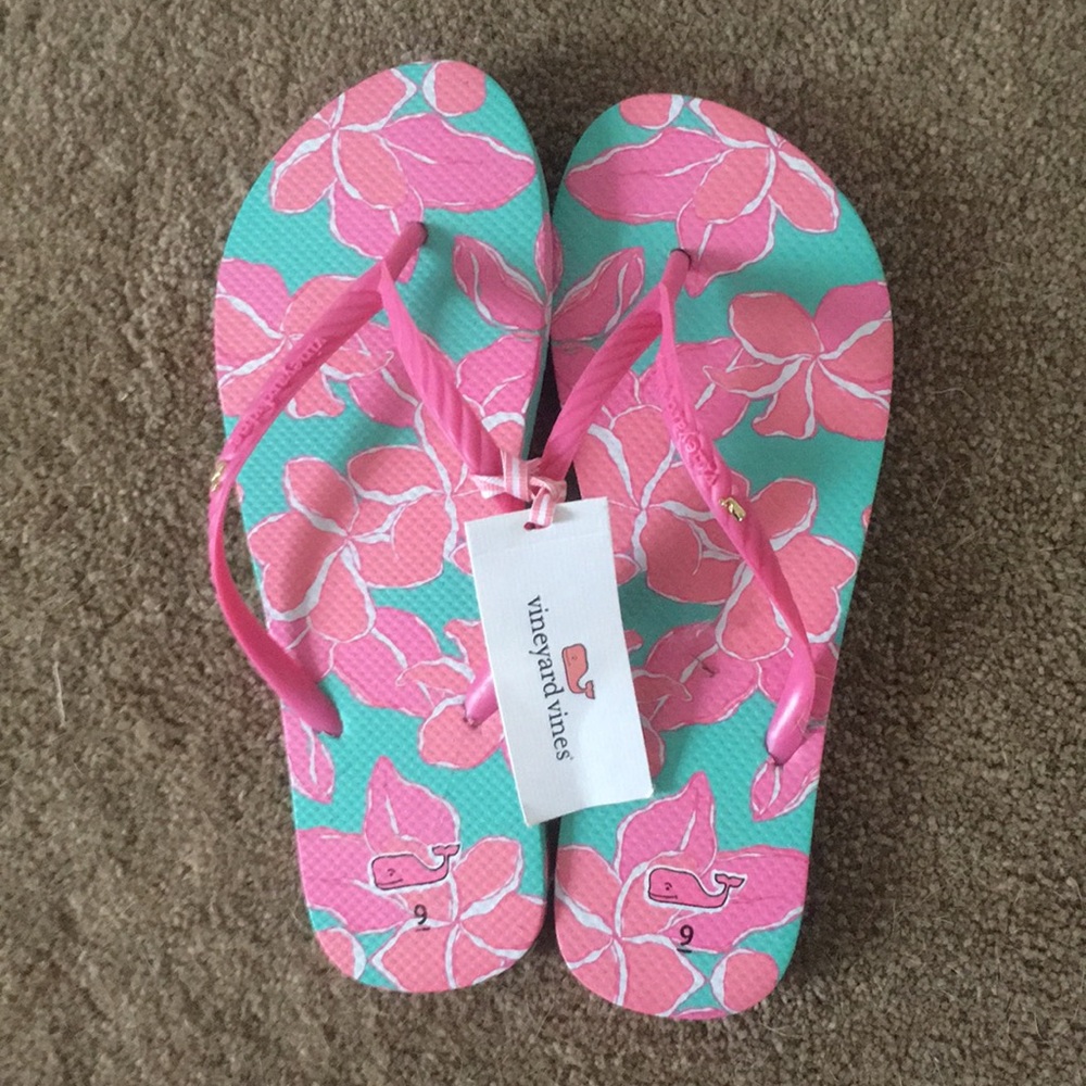 Vineyard Vines Floral Flip Flops